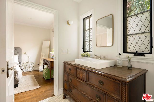 8906 Ashcroft Avenue, West Hollywood, CA 90048