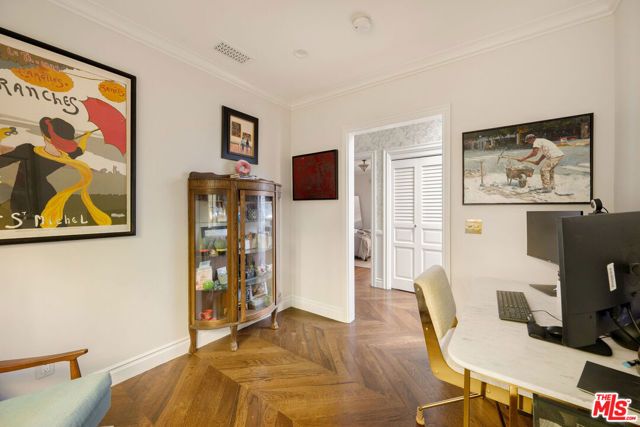 8906 Ashcroft Avenue, West Hollywood, CA 90048