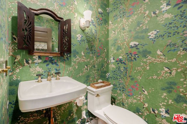 8906 Ashcroft Avenue, West Hollywood, CA 90048