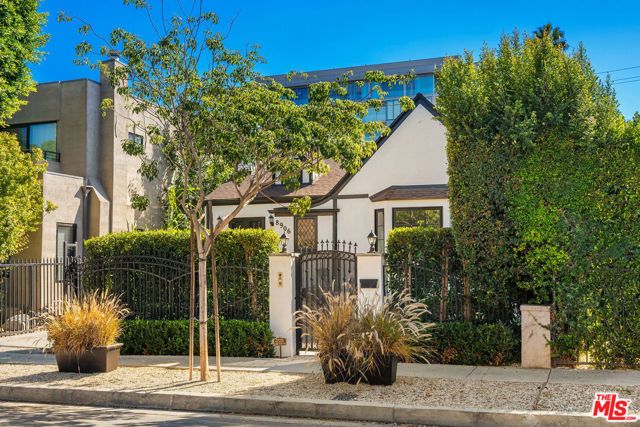 8906 Ashcroft Avenue, West Hollywood, CA 90048