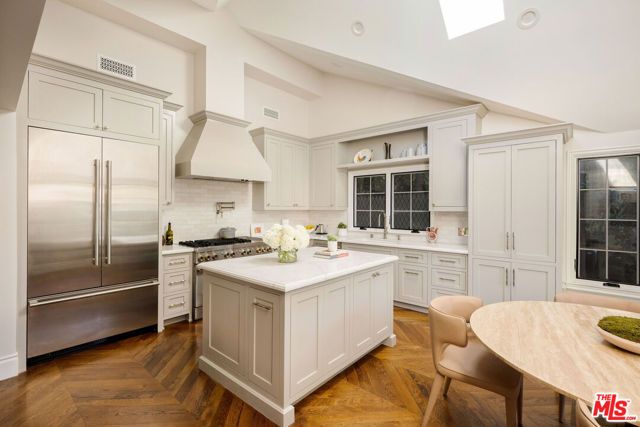 8906 Ashcroft Avenue, West Hollywood, CA 90048