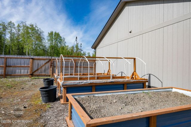 5327 N Suslositna Street, Wasilla, AK 99654