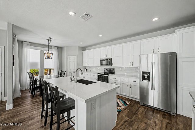 3301 S GOLDFIELD Road 6049, Apache Junction, AZ 85119