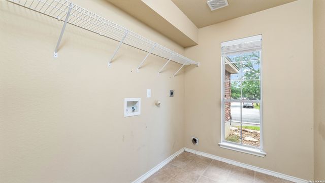 208 ROCK SPRINGS DR, New Braunfels, TX 78130