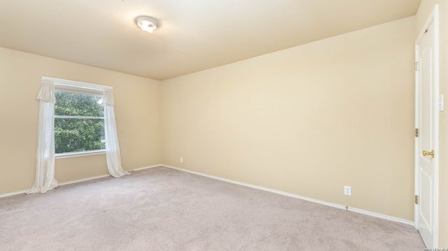 208 ROCK SPRINGS DR, New Braunfels, TX 78130