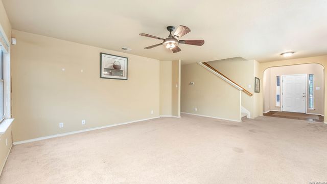 208 ROCK SPRINGS DR, New Braunfels, TX 78130