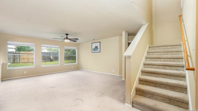 208 ROCK SPRINGS DR, New Braunfels, TX 78130