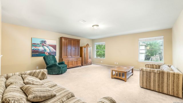 208 ROCK SPRINGS DR, New Braunfels, TX 78130