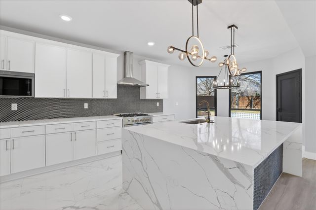 1812 Marble Pass Drive, Flower Mound, TX 75028