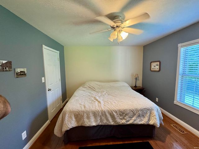230 New Sandpit Acres, Bedford, IN 47421