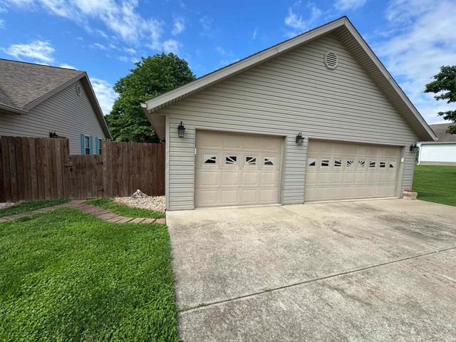230 New Sandpit Acres, Bedford, IN 47421