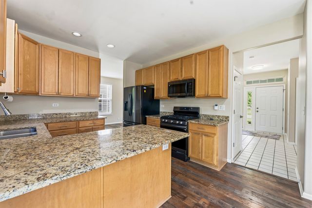 32804 Bending Creek Road, Lakemoor, IL 60051