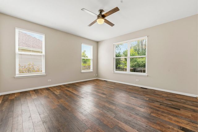 32804 Bending Creek Road, Lakemoor, IL 60051