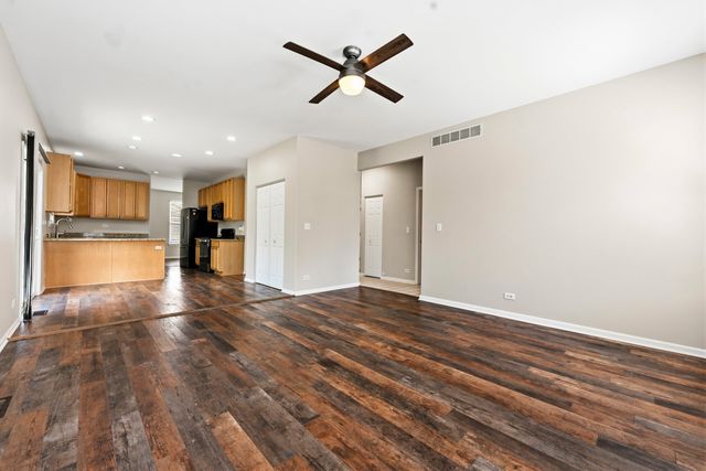 32804 Bending Creek Road, Lakemoor, IL 60051