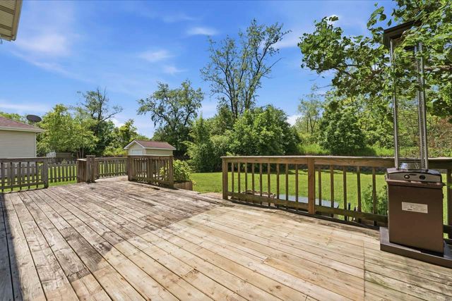 32804 Bending Creek Road, Lakemoor, IL 60051