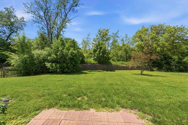 32804 Bending Creek Road, Lakemoor, IL 60051