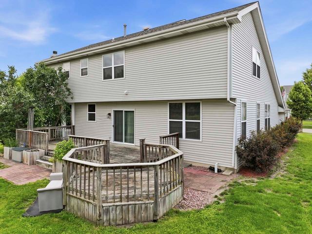 32804 Bending Creek Road, Lakemoor, IL 60051