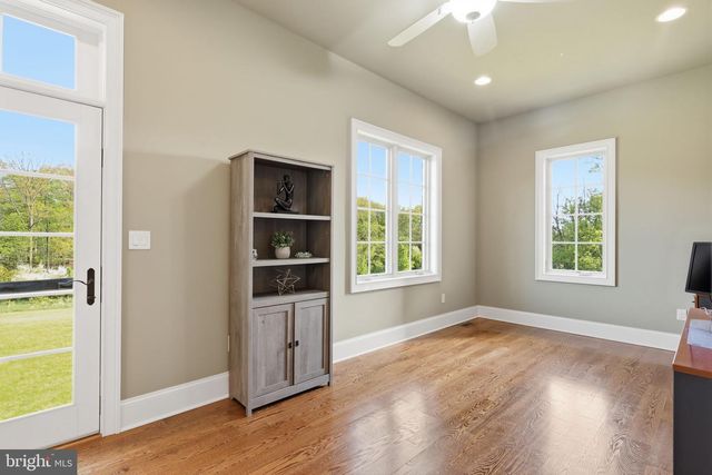 10 STONEBRIDGE CROSSING RD, Newtown, PA 18940