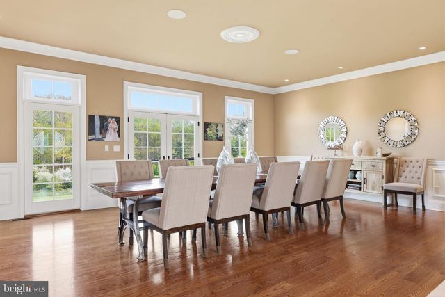 10 STONEBRIDGE CROSSING RD, Newtown, PA 18940