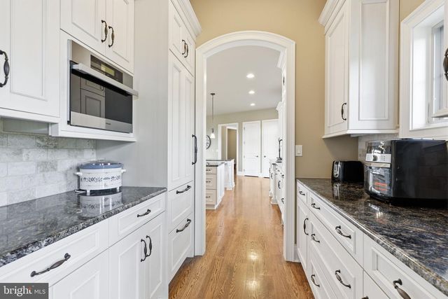 10 STONEBRIDGE CROSSING RD, Newtown, PA 18940