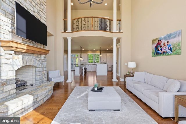 10 STONEBRIDGE CROSSING RD, Newtown, PA 18940