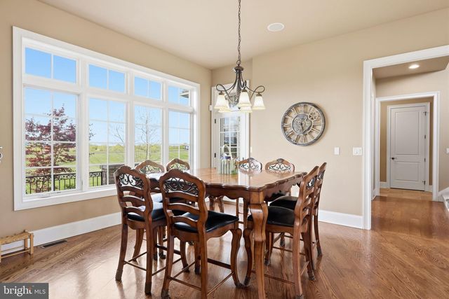 10 STONEBRIDGE CROSSING RD, Newtown, PA 18940