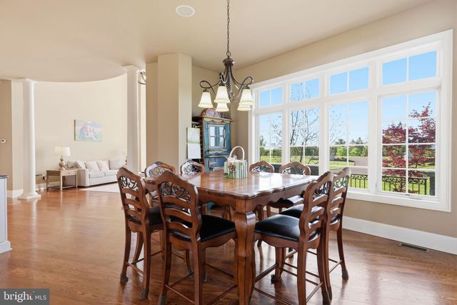 10 STONEBRIDGE CROSSING RD, Newtown, PA 18940