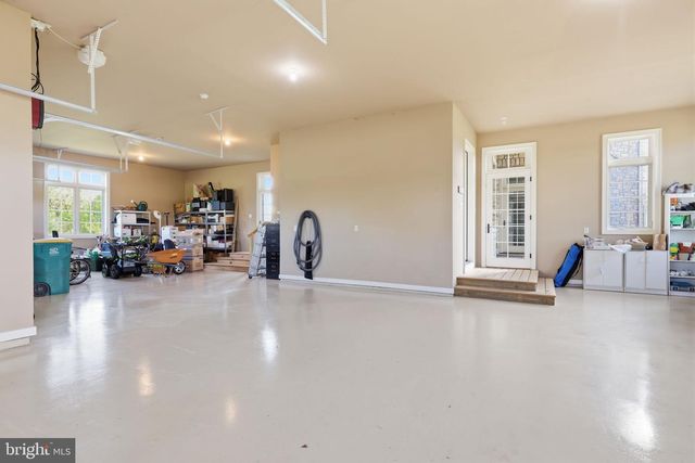 10 STONEBRIDGE CROSSING RD, Newtown, PA 18940