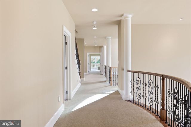 10 STONEBRIDGE CROSSING RD, Newtown, PA 18940