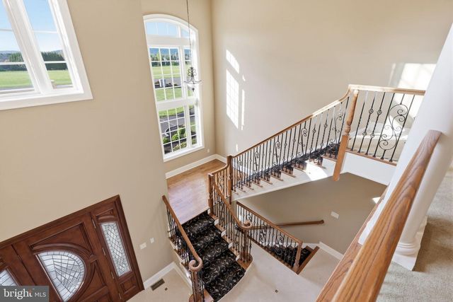 10 STONEBRIDGE CROSSING RD, Newtown, PA 18940