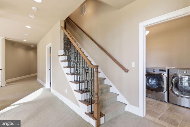 10 STONEBRIDGE CROSSING RD, Newtown, PA 18940