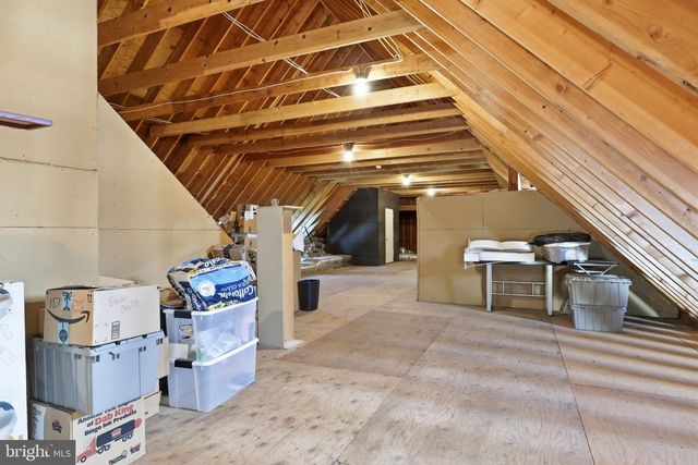 10 STONEBRIDGE CROSSING RD, Newtown, PA 18940