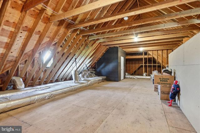10 STONEBRIDGE CROSSING RD, Newtown, PA 18940