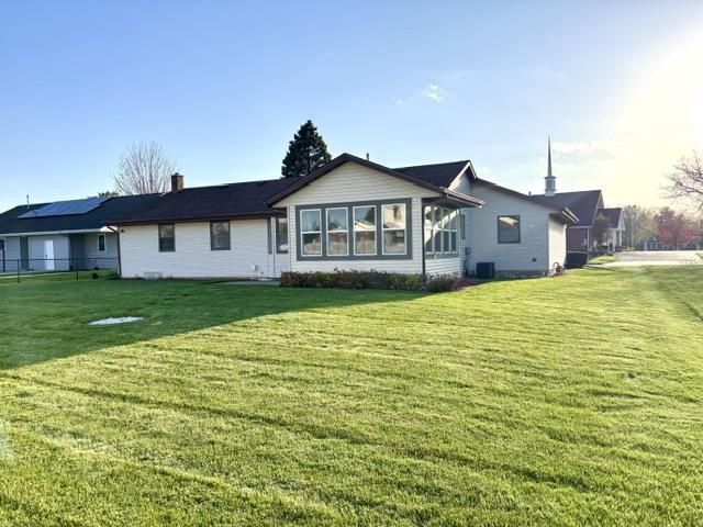 226 Beechwood Drive, Janesville, WI 53548