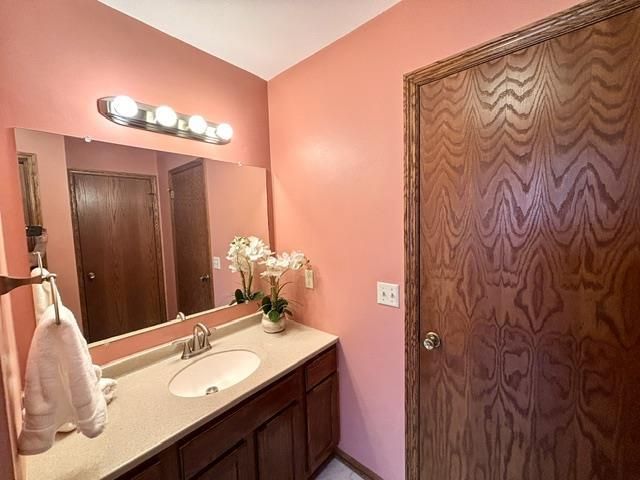 226 Beechwood Drive, Janesville, WI 53548
