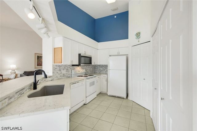 28851 Bermuda Lago CT 304, Bonita Springs, FL 34134