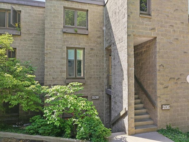 2138 Ohio Avenue, Cincinnati, OH 45219