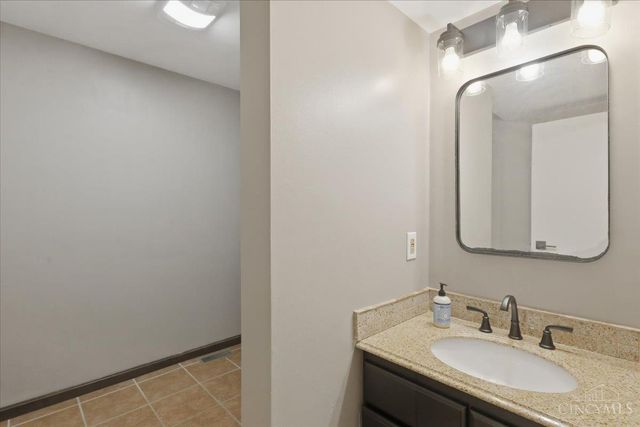 2138 Ohio Avenue, Cincinnati, OH 45219