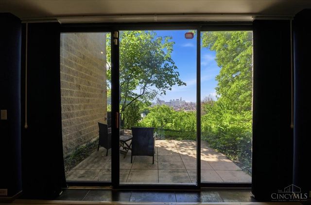 2138 Ohio Avenue, Cincinnati, OH 45219