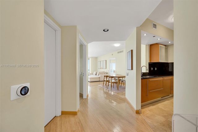 450 Alton Rd 2810, Miami Beach, FL 33139