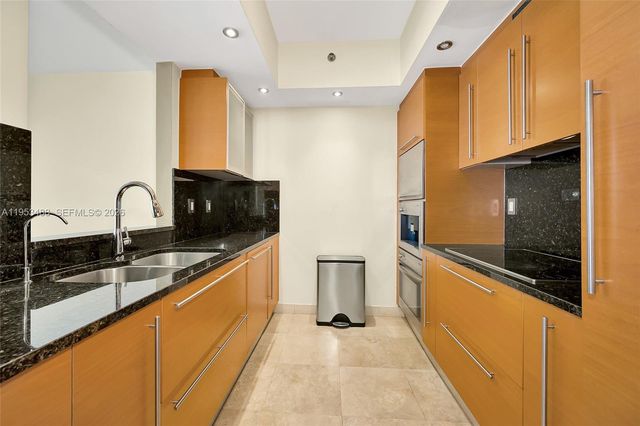 450 Alton Rd 2810, Miami Beach, FL 33139