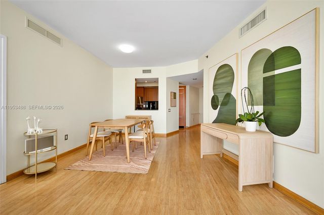 450 Alton Rd 2810, Miami Beach, FL 33139