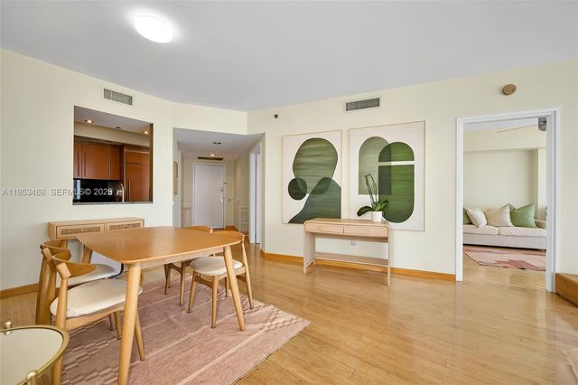 450 Alton Rd 2810, Miami Beach, FL 33139