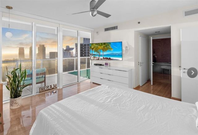 450 Alton Rd 2810, Miami Beach, FL 33139