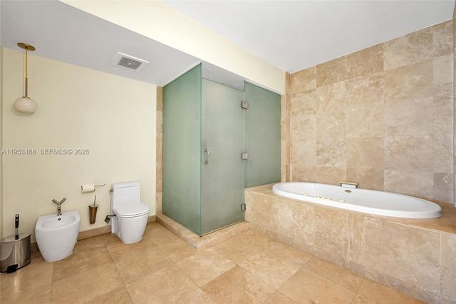 450 Alton Rd 2810, Miami Beach, FL 33139