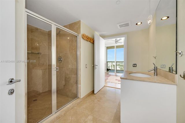 450 Alton Rd 2810, Miami Beach, FL 33139