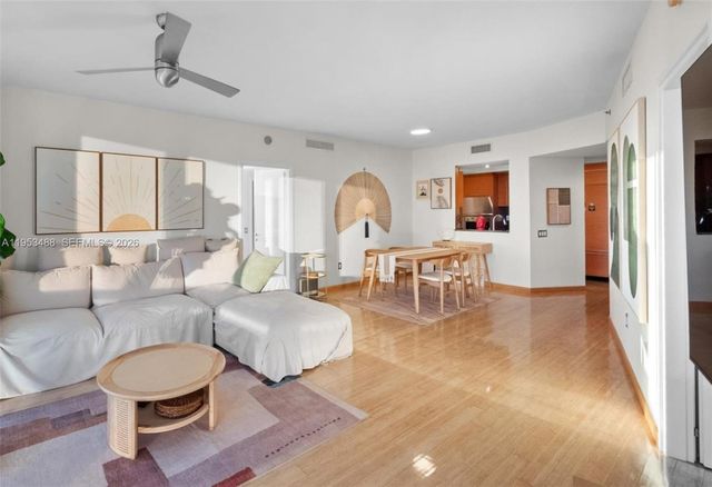 450 Alton Rd 2810, Miami Beach, FL 33139