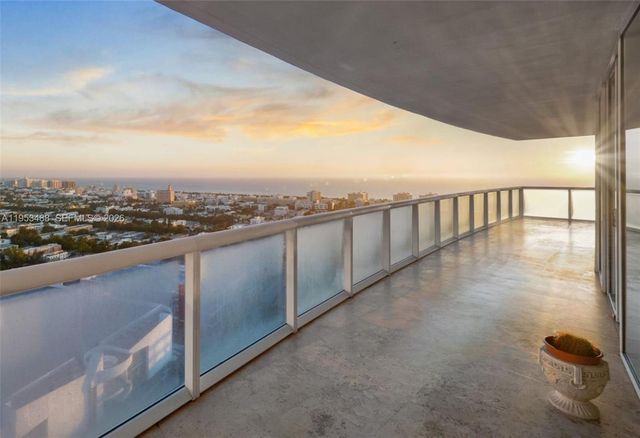 450 Alton Rd 2810, Miami Beach, FL 33139