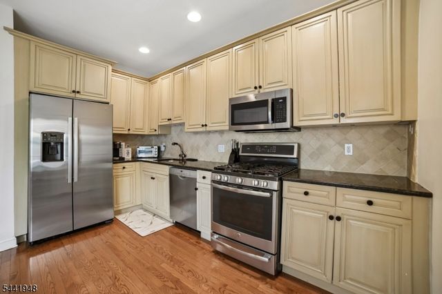 509 Binghampton Ln, Livingston Twp., NJ 07039