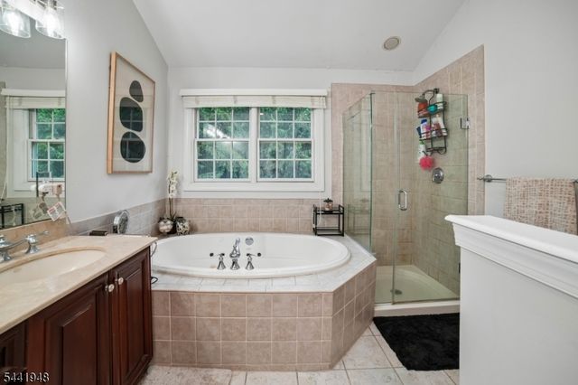 509 Binghampton Ln, Livingston Twp., NJ 07039